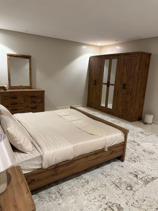 وحدة سكنية فاخرة 2 Luxury Residential Unit Apartment *